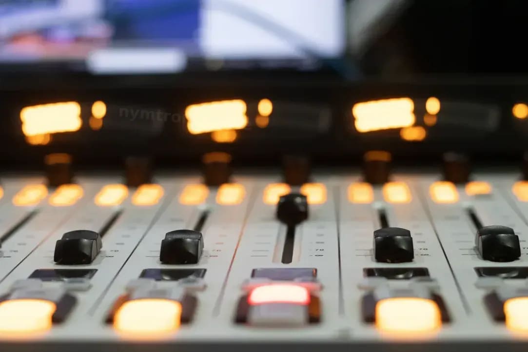 Cómo limpiamos un audio grabado en casa sin perder naturalidad